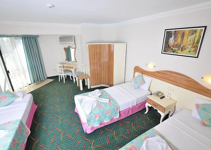Pelin Hotel 3*